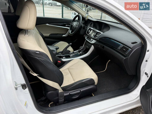 Білий Хонда Аккорд, об'ємом двигуна 2.36 л та пробігом 223 тис. км за 10790 $, фото 14 на Automoto.ua