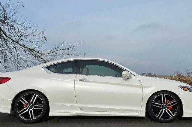 Білий Хонда Аккорд, об'ємом двигуна 3.5 л та пробігом 120 тис. км за 10900 $, фото 4 на Automoto.ua