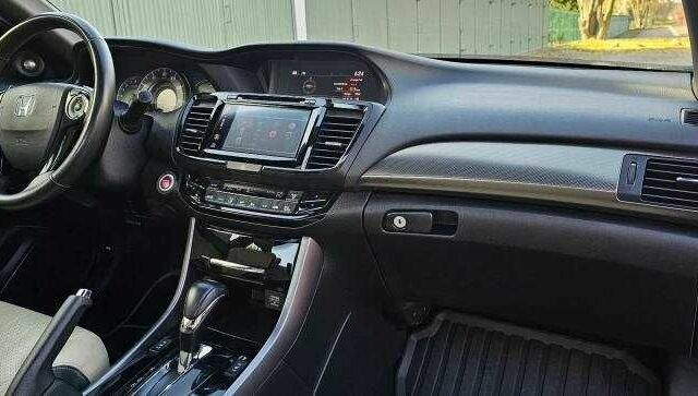 Білий Хонда Аккорд, об'ємом двигуна 3.5 л та пробігом 120 тис. км за 10900 $, фото 10 на Automoto.ua