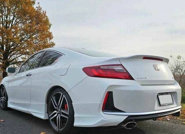 Білий Хонда Аккорд, об'ємом двигуна 3.5 л та пробігом 120 тис. км за 10900 $, фото 1 на Automoto.ua