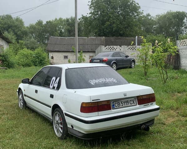 Белый Хонда Аккорд, объемом двигателя 2 л и пробегом 461 тыс. км за 1800 $, фото 2 на Automoto.ua