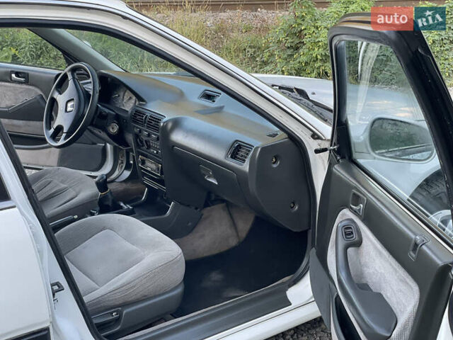 Белый Хонда Аккорд, объемом двигателя 2 л и пробегом 288 тыс. км за 1550 $, фото 13 на Automoto.ua