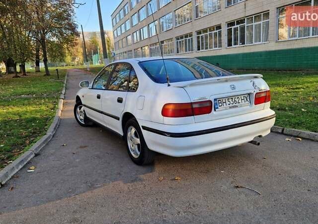 Белый Хонда Аккорд, объемом двигателя 1.85 л и пробегом 280 тыс. км за 1900 $, фото 2 на Automoto.ua