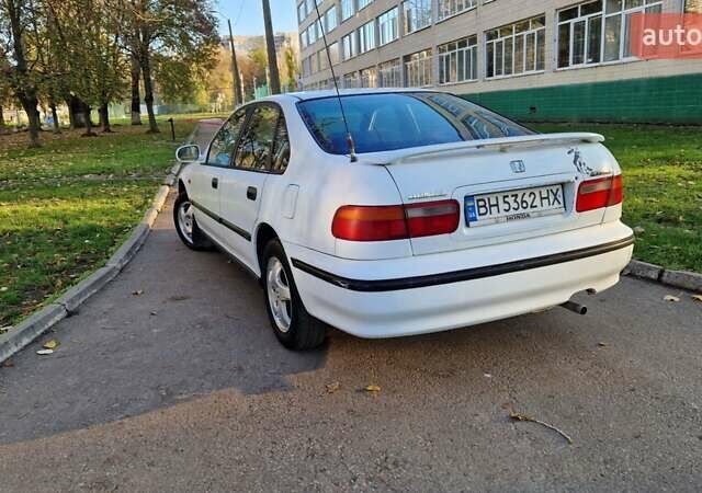 Белый Хонда Аккорд, объемом двигателя 1.85 л и пробегом 280 тыс. км за 1900 $, фото 7 на Automoto.ua