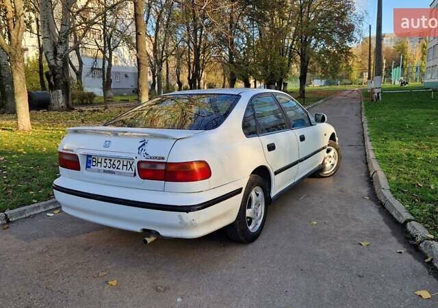 Белый Хонда Аккорд, объемом двигателя 1.85 л и пробегом 280 тыс. км за 1900 $, фото 8 на Automoto.ua