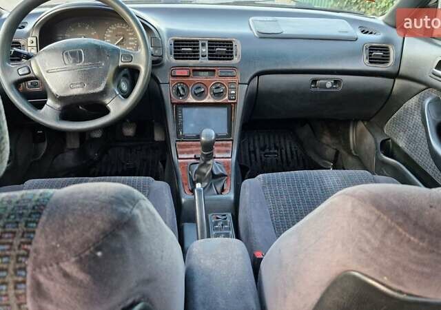 Белый Хонда Аккорд, объемом двигателя 1.85 л и пробегом 280 тыс. км за 1900 $, фото 13 на Automoto.ua