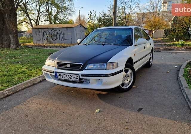 Белый Хонда Аккорд, объемом двигателя 1.85 л и пробегом 280 тыс. км за 1900 $, фото 5 на Automoto.ua