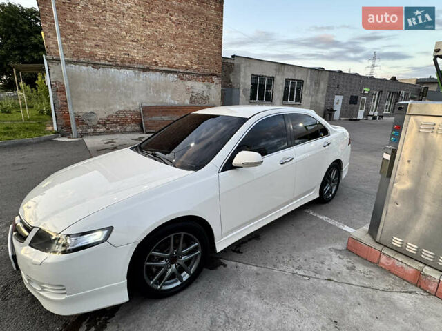 Белый Хонда Аккорд, объемом двигателя 2.35 л и пробегом 274 тыс. км за 7300 $, фото 6 на Automoto.ua