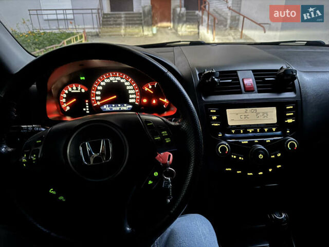 Белый Хонда Аккорд, объемом двигателя 2.35 л и пробегом 274 тыс. км за 7300 $, фото 20 на Automoto.ua