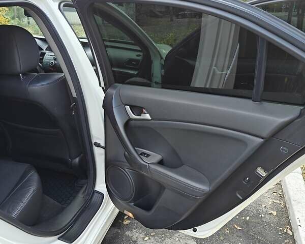 Білий Хонда Аккорд, об'ємом двигуна 2.35 л та пробігом 127 тис. км за 11500 $, фото 3 на Automoto.ua