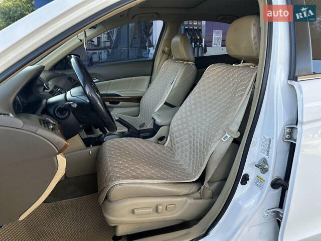 Білий Хонда Аккорд, об'ємом двигуна 2.35 л та пробігом 267 тис. км за 8500 $, фото 8 на Automoto.ua