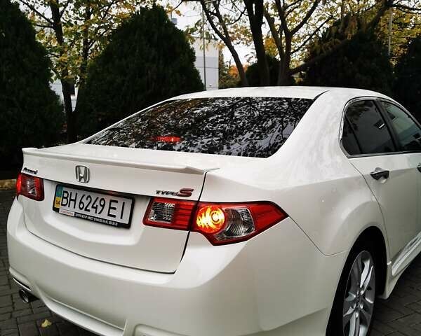 Белый Хонда Аккорд, объемом двигателя 2.35 л и пробегом 118 тыс. км за 12500 $, фото 38 на Automoto.ua