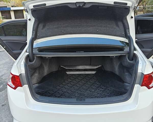 Білий Хонда Аккорд, об'ємом двигуна 2.35 л та пробігом 127 тис. км за 11500 $, фото 15 на Automoto.ua