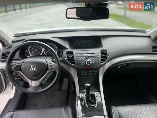 Белый Хонда Аккорд, объемом двигателя 2 л и пробегом 213 тыс. км за 7500 $, фото 20 на Automoto.ua