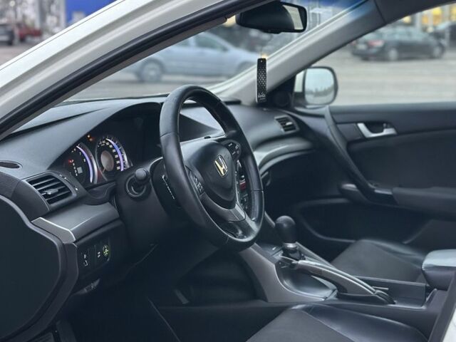 Белый Хонда Аккорд, объемом двигателя 2 л и пробегом 735 тыс. км за 6999 $, фото 14 на Automoto.ua