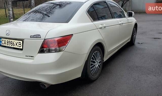 Білий Хонда Аккорд, об'ємом двигуна 2.35 л та пробігом 219 тис. км за 8500 $, фото 5 на Automoto.ua