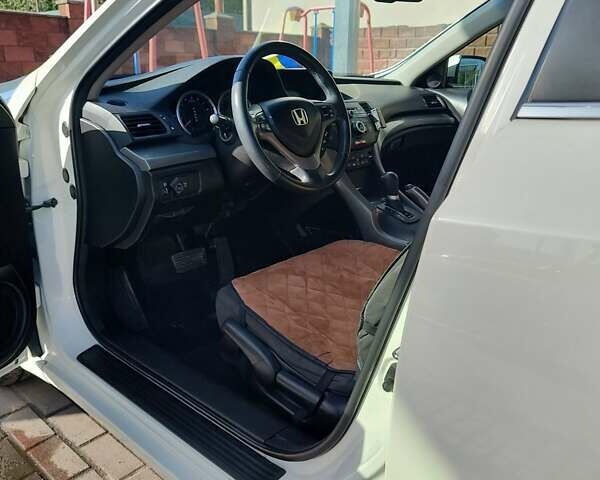Белый Хонда Аккорд, объемом двигателя 2 л и пробегом 235 тыс. км за 8800 $, фото 7 на Automoto.ua