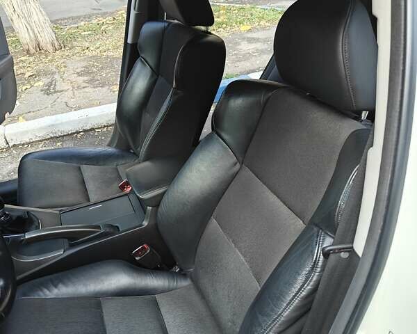 Білий Хонда Аккорд, об'ємом двигуна 2.35 л та пробігом 127 тис. км за 11500 $, фото 9 на Automoto.ua
