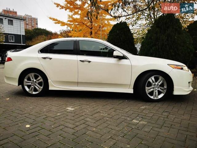 Белый Хонда Аккорд, объемом двигателя 2.35 л и пробегом 118 тыс. км за 12500 $, фото 7 на Automoto.ua