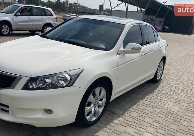 Белый Хонда Аккорд, объемом двигателя 2.35 л и пробегом 124 тыс. км за 9400 $, фото 4 на Automoto.ua