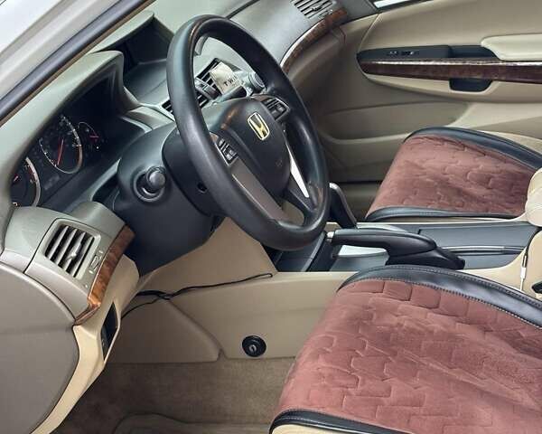 Білий Хонда Аккорд, об'ємом двигуна 2.35 л та пробігом 260 тис. км за 6750 $, фото 10 на Automoto.ua