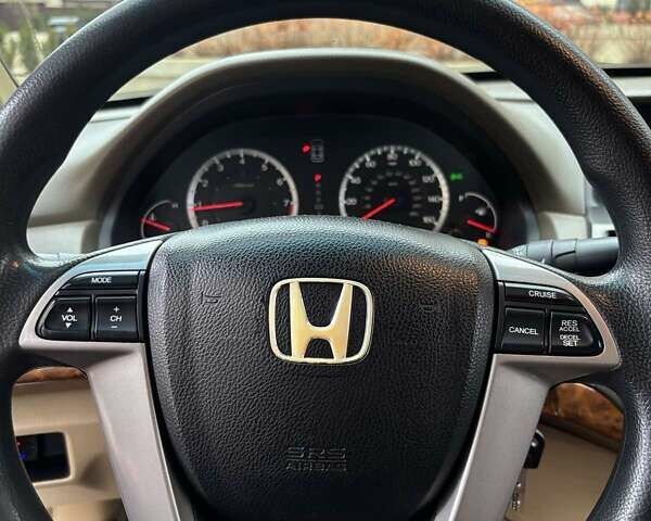 Белый Хонда Аккорд, объемом двигателя 2.35 л и пробегом 260 тыс. км за 7200 $, фото 13 на Automoto.ua