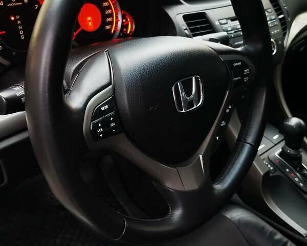 Белый Хонда Аккорд, объемом двигателя 2.35 л и пробегом 118 тыс. км за 12500 $, фото 24 на Automoto.ua