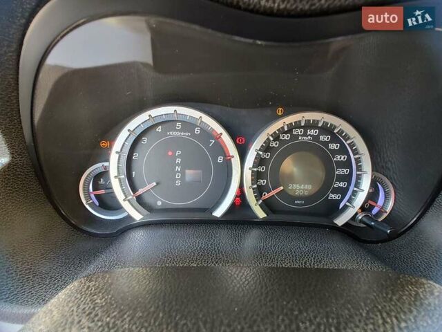 Белый Хонда Аккорд, объемом двигателя 2 л и пробегом 235 тыс. км за 8800 $, фото 5 на Automoto.ua