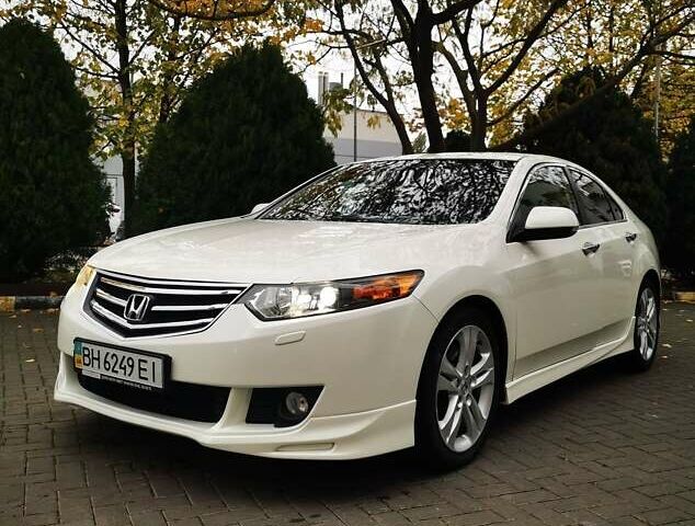 Белый Хонда Аккорд, объемом двигателя 2.35 л и пробегом 118 тыс. км за 12500 $, фото 3 на Automoto.ua