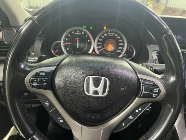 Белый Хонда Аккорд, объемом двигателя 2 л и пробегом 198 тыс. км за 10700 $, фото 5 на Automoto.ua