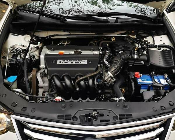 Белый Хонда Аккорд, объемом двигателя 2.35 л и пробегом 118 тыс. км за 12500 $, фото 33 на Automoto.ua