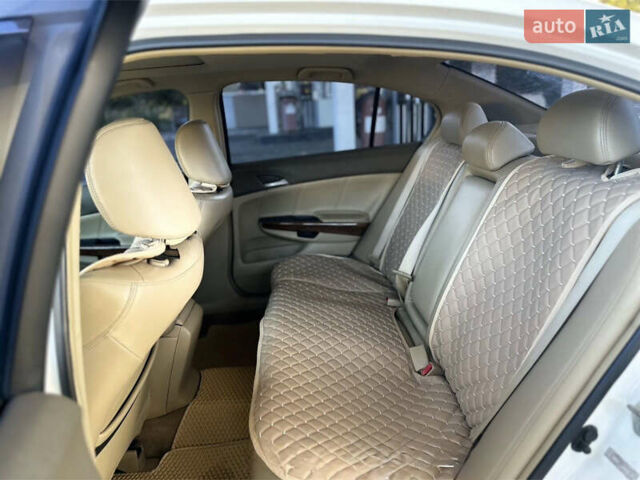 Білий Хонда Аккорд, об'ємом двигуна 2.35 л та пробігом 267 тис. км за 8500 $, фото 9 на Automoto.ua