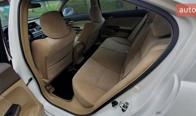 Білий Хонда Аккорд, об'ємом двигуна 2.35 л та пробігом 219 тис. км за 8500 $, фото 13 на Automoto.ua