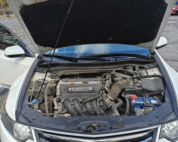 Білий Хонда Аккорд, об'ємом двигуна 2.35 л та пробігом 127 тис. км за 11500 $, фото 19 на Automoto.ua