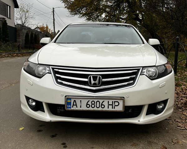 Белый Хонда Аккорд, объемом двигателя 2.35 л и пробегом 226 тыс. км за 9000 $, фото 1 на Automoto.ua