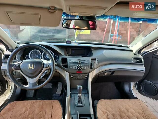 Белый Хонда Аккорд, объемом двигателя 2 л и пробегом 235 тыс. км за 8800 $, фото 9 на Automoto.ua
