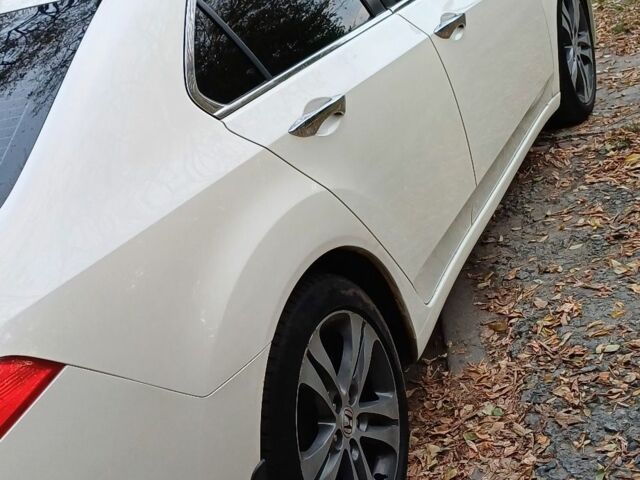 Білий Хонда Аккорд, об'ємом двигуна 2.4 л та пробігом 223 тис. км за 9300 $, фото 5 на Automoto.ua