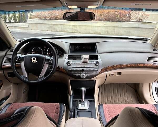 Білий Хонда Аккорд, об'ємом двигуна 2.35 л та пробігом 260 тис. км за 6750 $, фото 7 на Automoto.ua