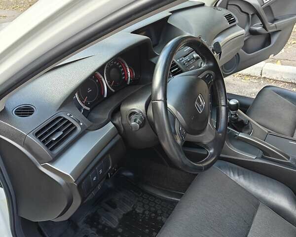Білий Хонда Аккорд, об'ємом двигуна 2.35 л та пробігом 127 тис. км за 11500 $, фото 10 на Automoto.ua