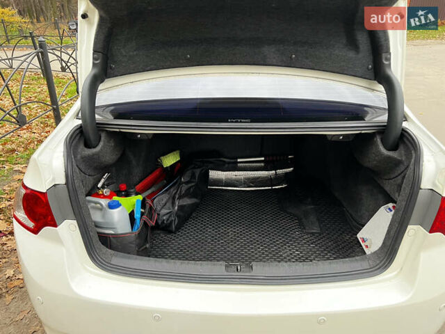 Белый Хонда Аккорд, объемом двигателя 2.35 л и пробегом 226 тыс. км за 9000 $, фото 18 на Automoto.ua