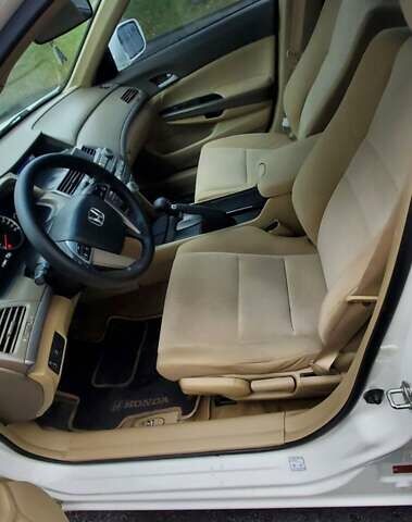 Білий Хонда Аккорд, об'ємом двигуна 2.35 л та пробігом 219 тис. км за 8500 $, фото 11 на Automoto.ua