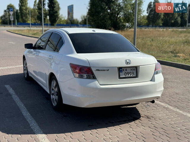 Белый Хонда Аккорд, объемом двигателя 2.4 л и пробегом 177 тыс. км за 8250 $, фото 3 на Automoto.ua