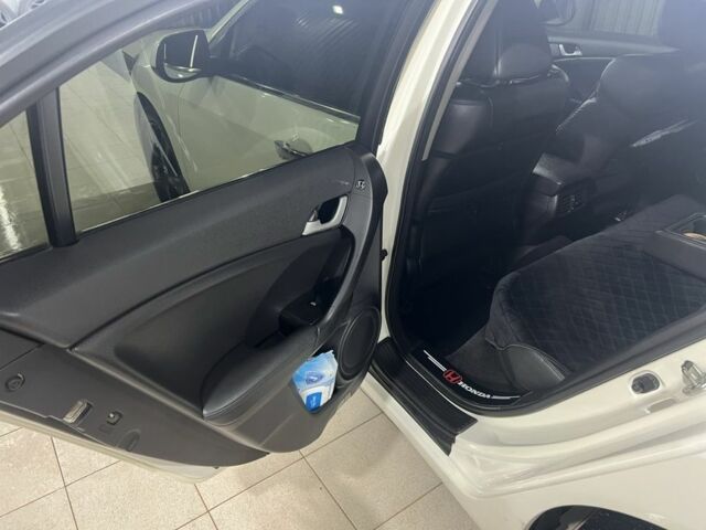 Белый Хонда Аккорд, объемом двигателя 2 л и пробегом 198 тыс. км за 10700 $, фото 2 на Automoto.ua