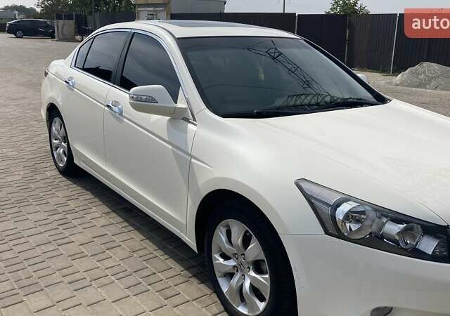 Белый Хонда Аккорд, объемом двигателя 2.35 л и пробегом 124 тыс. км за 9400 $, фото 1 на Automoto.ua