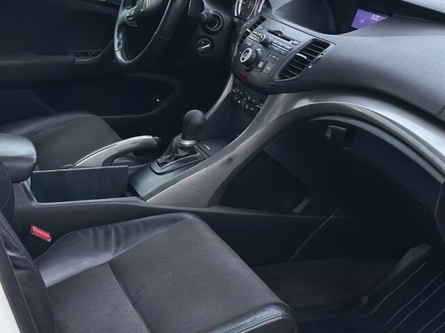 Белый Хонда Аккорд, объемом двигателя 2 л и пробегом 735 тыс. км за 6999 $, фото 9 на Automoto.ua