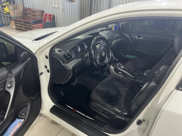 Белый Хонда Аккорд, объемом двигателя 2 л и пробегом 198 тыс. км за 10700 $, фото 3 на Automoto.ua