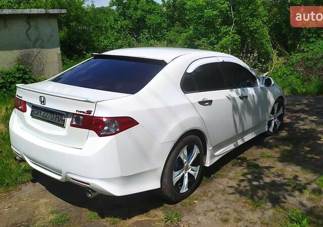 Білий Хонда Аккорд, об'ємом двигуна 2.4 л та пробігом 135 тис. км за 9300 $, фото 6 на Automoto.ua