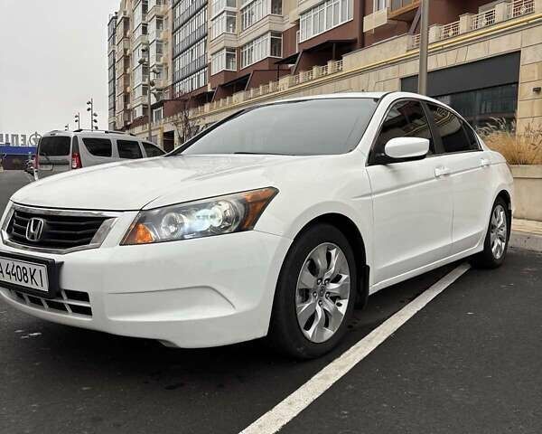 Белый Хонда Аккорд, объемом двигателя 2.35 л и пробегом 260 тыс. км за 7200 $, фото 4 на Automoto.ua