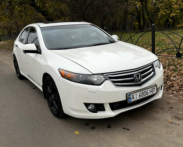 Белый Хонда Аккорд, объемом двигателя 2.35 л и пробегом 226 тыс. км за 9000 $, фото 5 на Automoto.ua