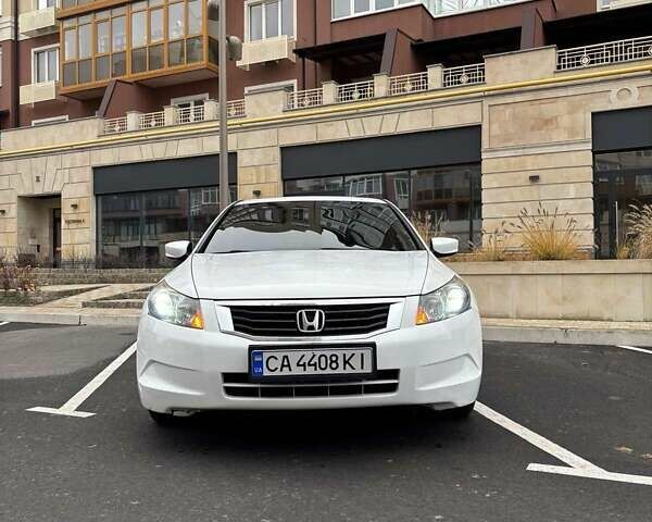 Білий Хонда Аккорд, об'ємом двигуна 2.35 л та пробігом 260 тис. км за 6750 $, фото 1 на Automoto.ua